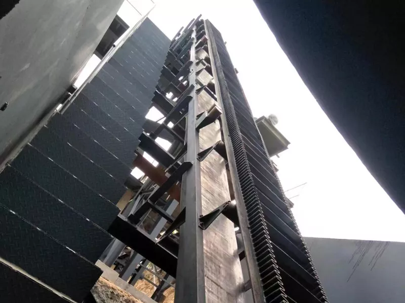 波形側壁ベルトコンベヤ